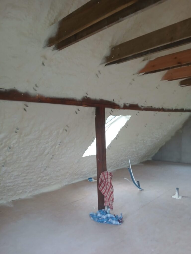 gotowa realizacja izolacji pianą pur